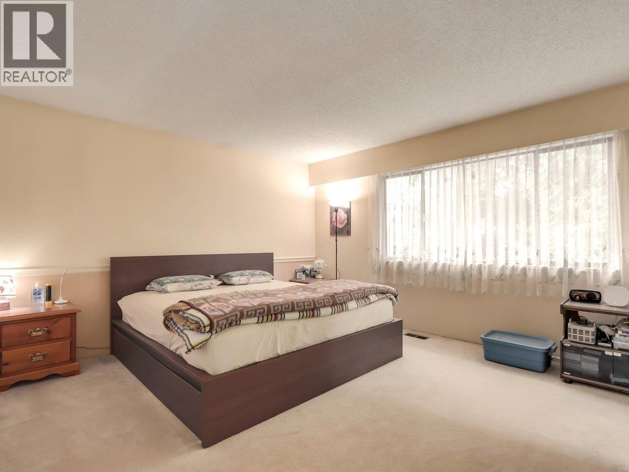 Photo 9 of 2027 Kirkstone Road, North Vancouver BC