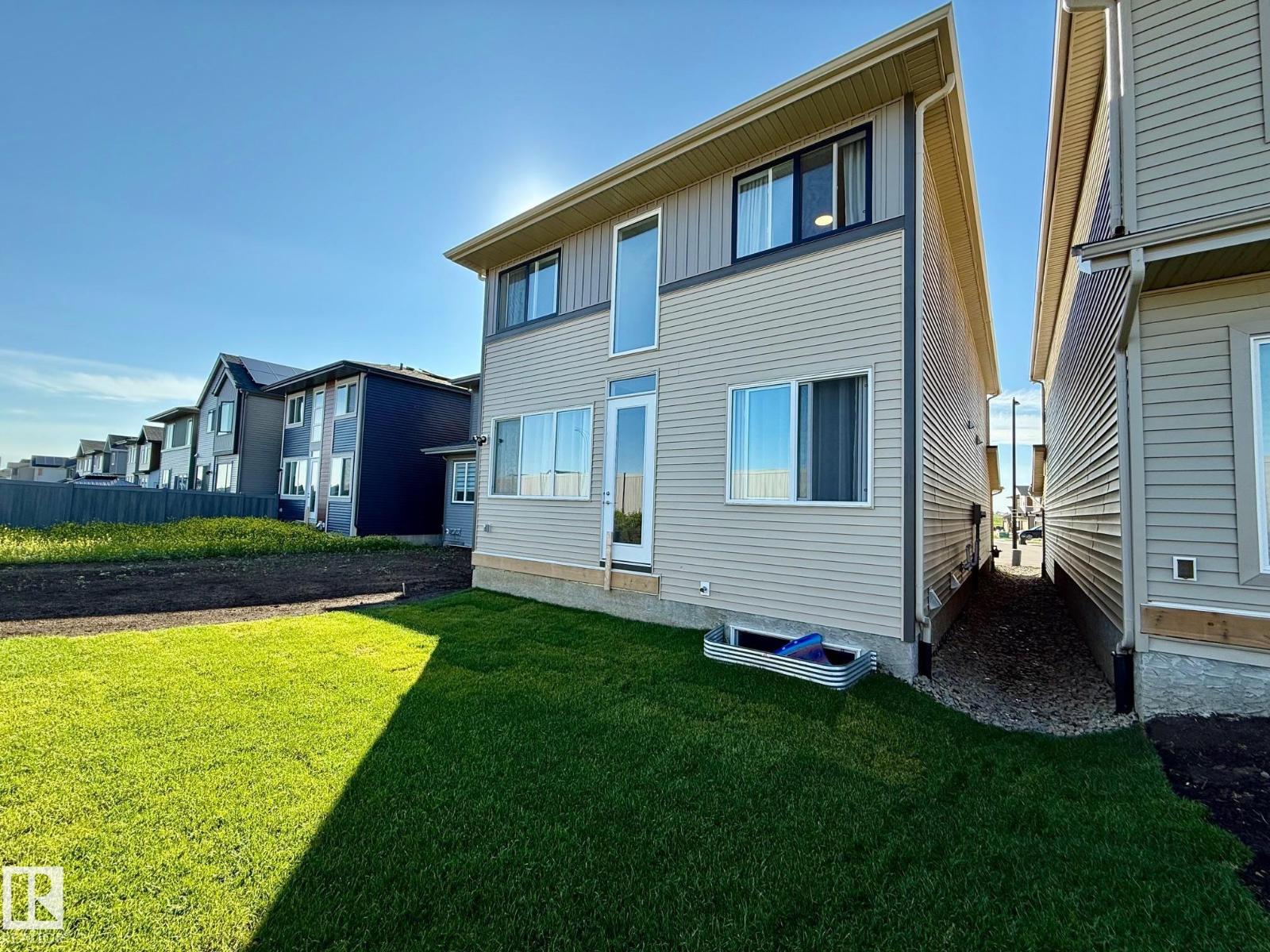 Photo 16 of 19286 22 A Av Nw, Edmonton AB