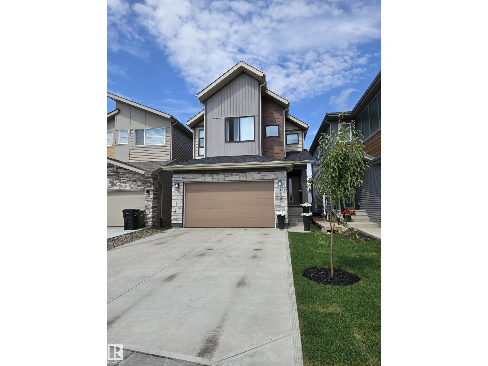 Photo 15 of 19286 22 A Av Nw, Edmonton AB