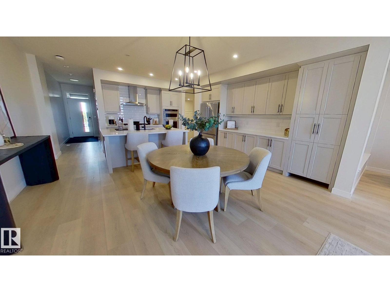 Photo 8 of 19286 22 A Av Nw, Edmonton AB