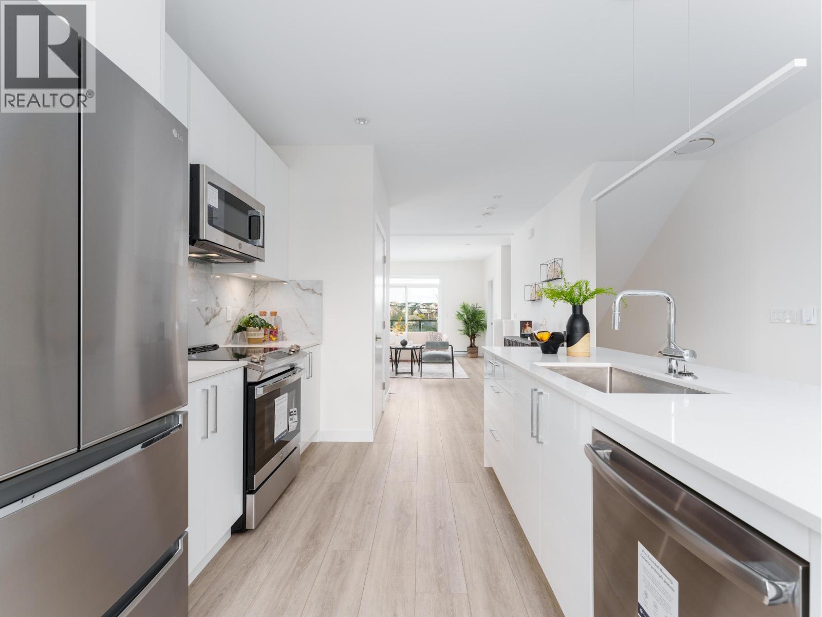Photo 2 of 43 4337 Boundary Road, Richmond BC