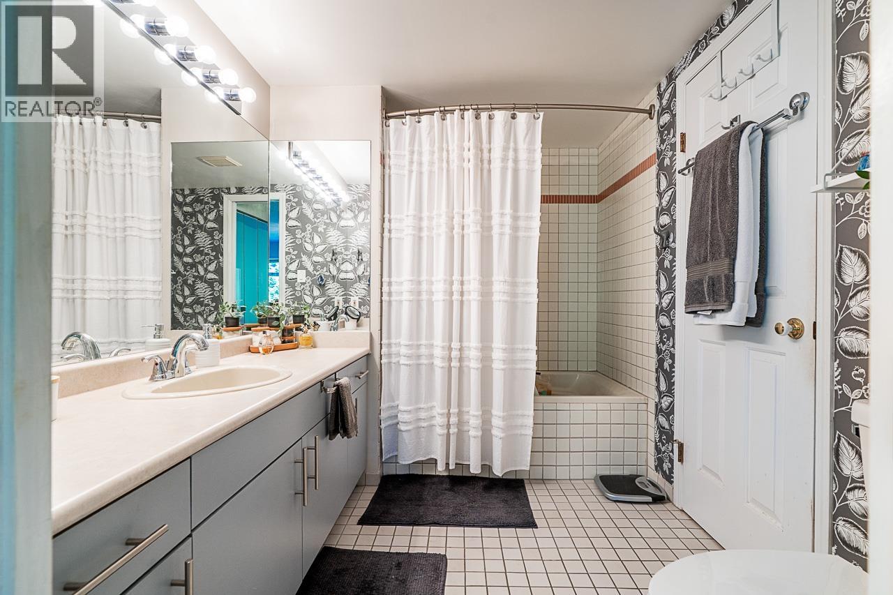 Photo 14 of 308 2733 Atlin Place, Coquitlam BC