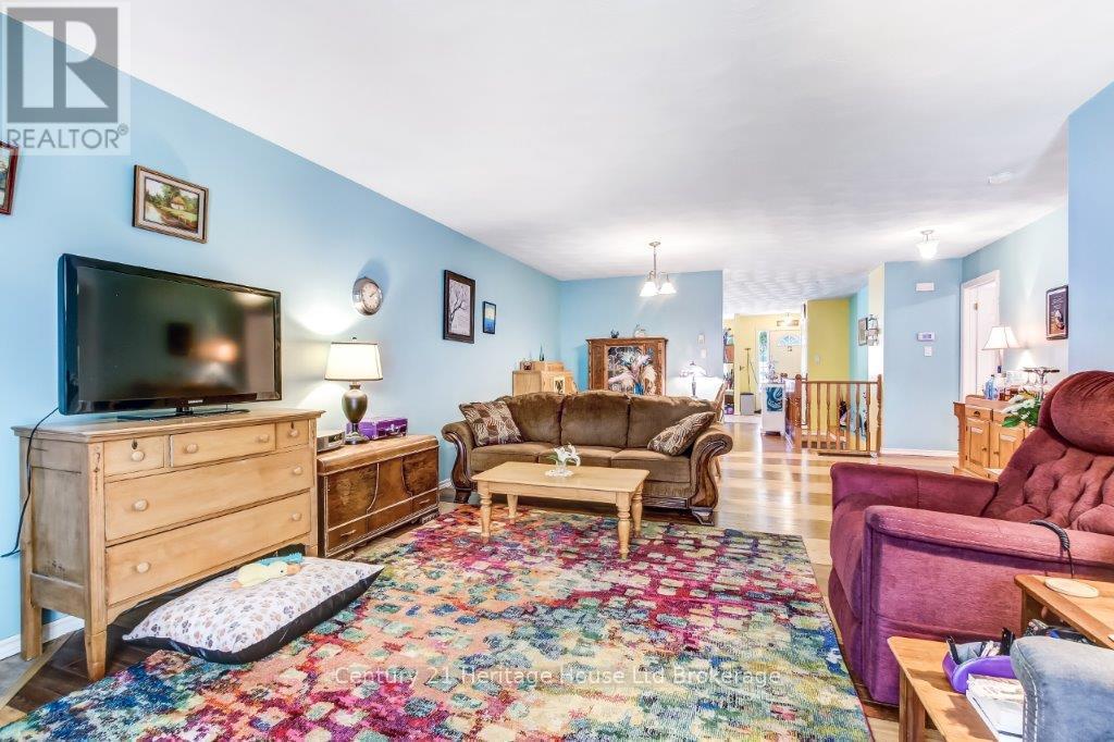 Photo 12 of 23 928 Lorene Street, Woodstock ON