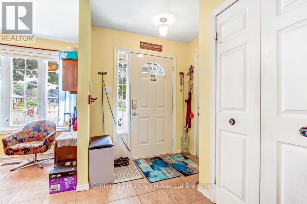 Photo 6 of 23 928 Lorene Street, Woodstock ON