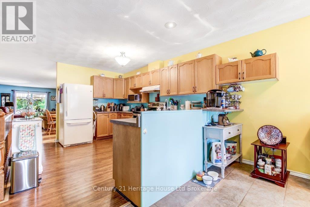 Photo 8 of 23 928 Lorene Street, Woodstock ON