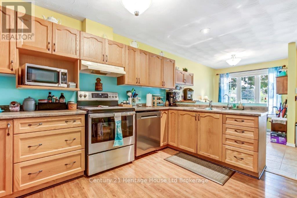 Photo 9 of 23 928 Lorene Street, Woodstock ON