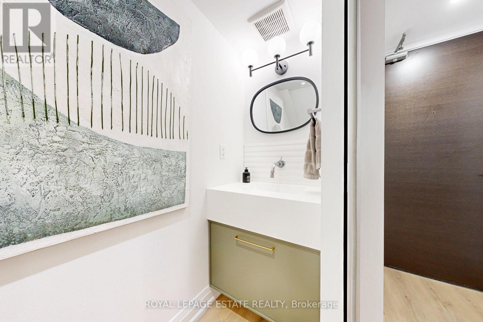 Photo 17 of 110 55 Stewart Street, Toronto ON