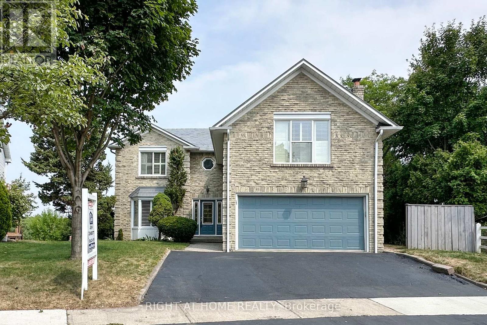 Photo 34 of 102 Hialeah Crescent, Whitby ON