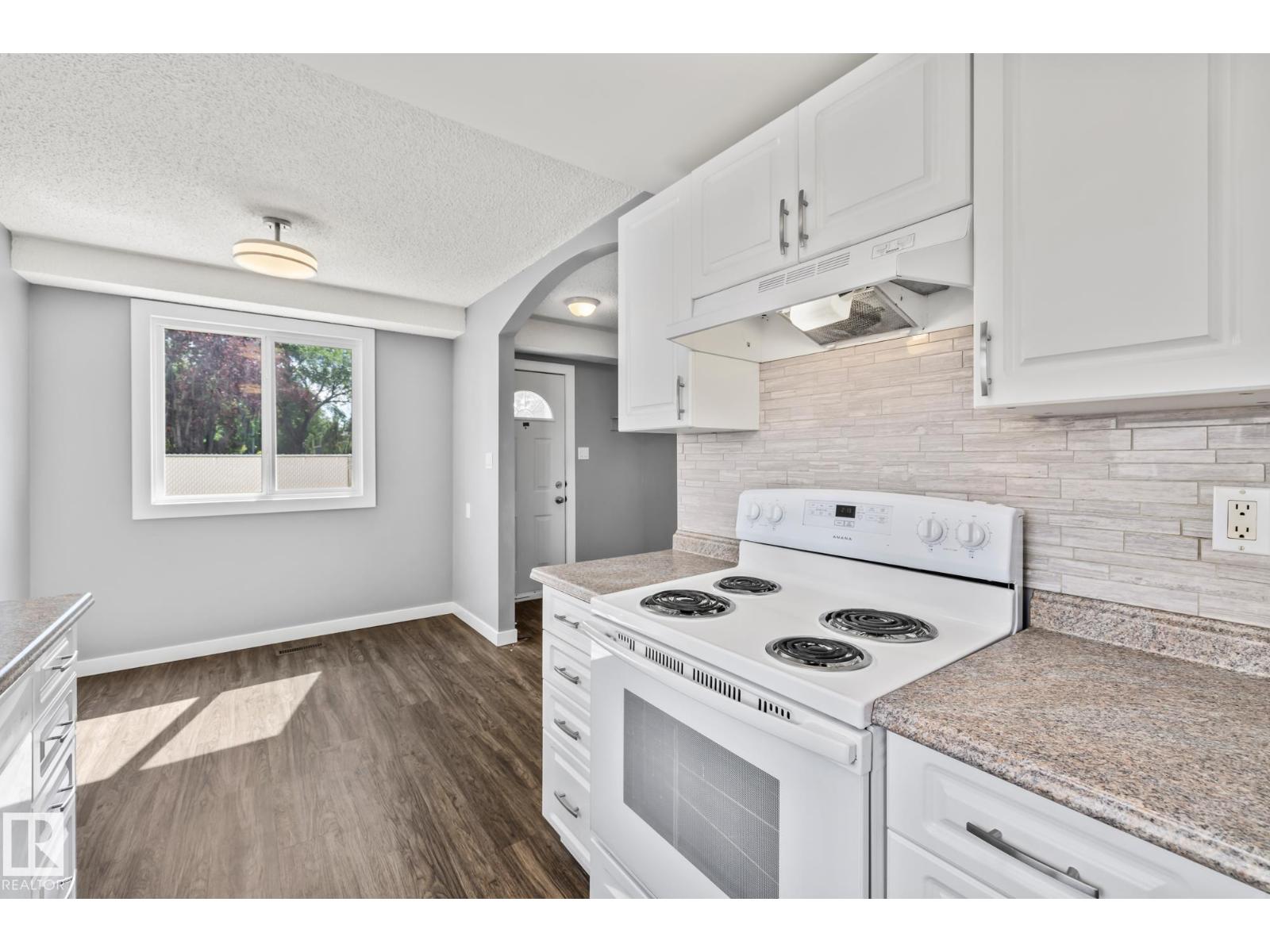 Photo 8 of 2 B Clareview Vg Nw, Edmonton AB