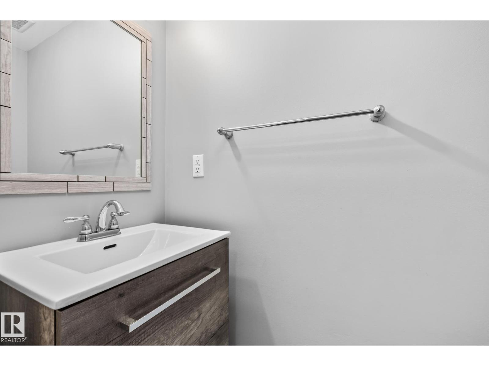 Photo 29 of 2 B Clareview Vg Nw, Edmonton AB