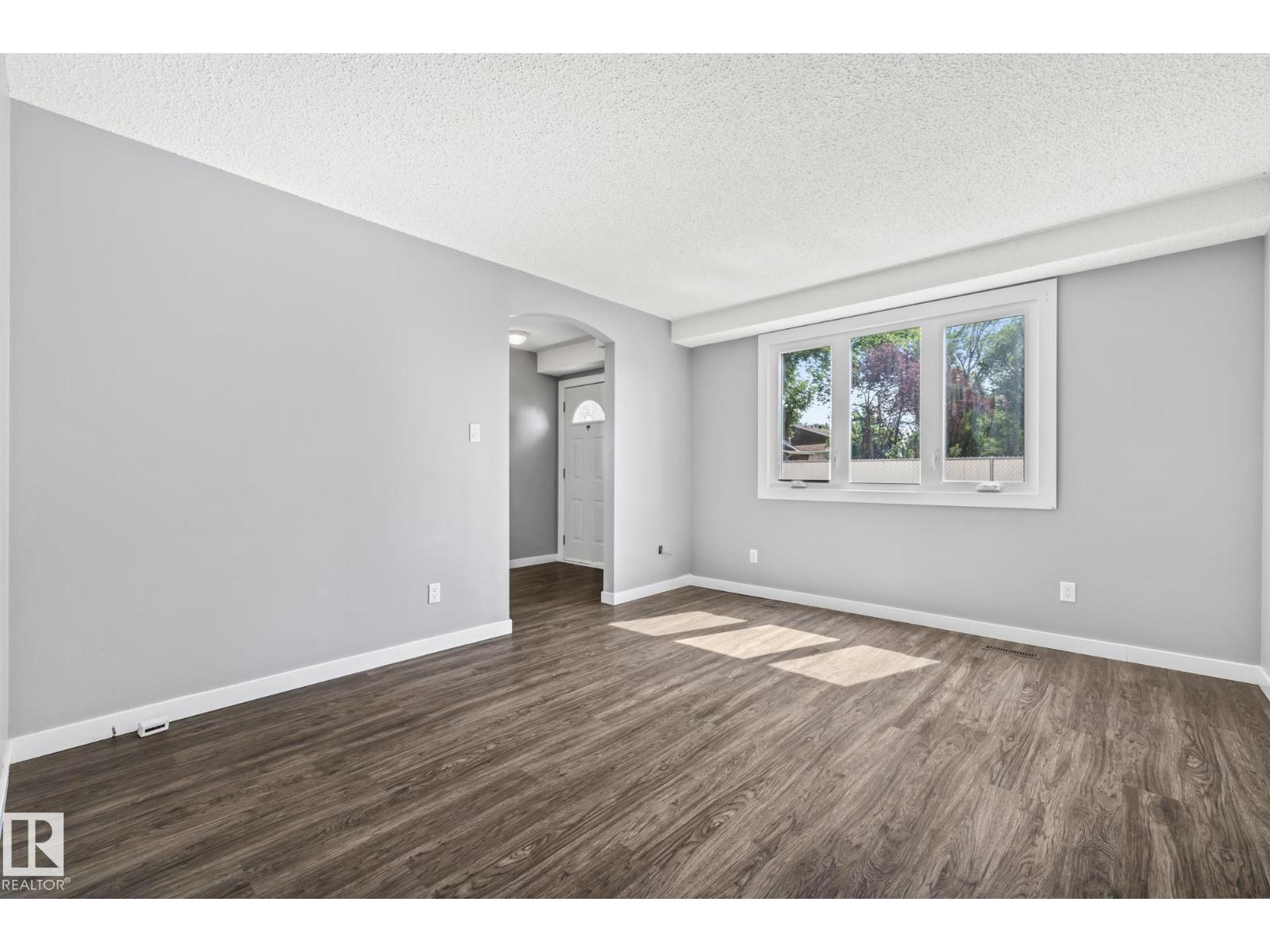 Photo 3 of 2 B Clareview Vg Nw, Edmonton AB