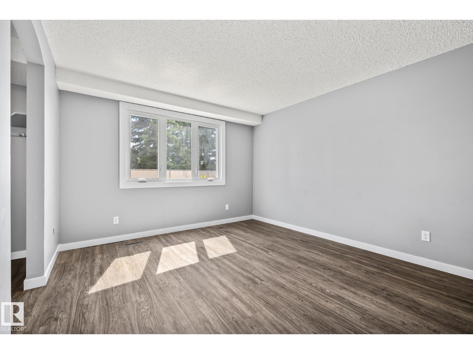Photo 27 of 2 B Clareview Vg Nw, Edmonton AB