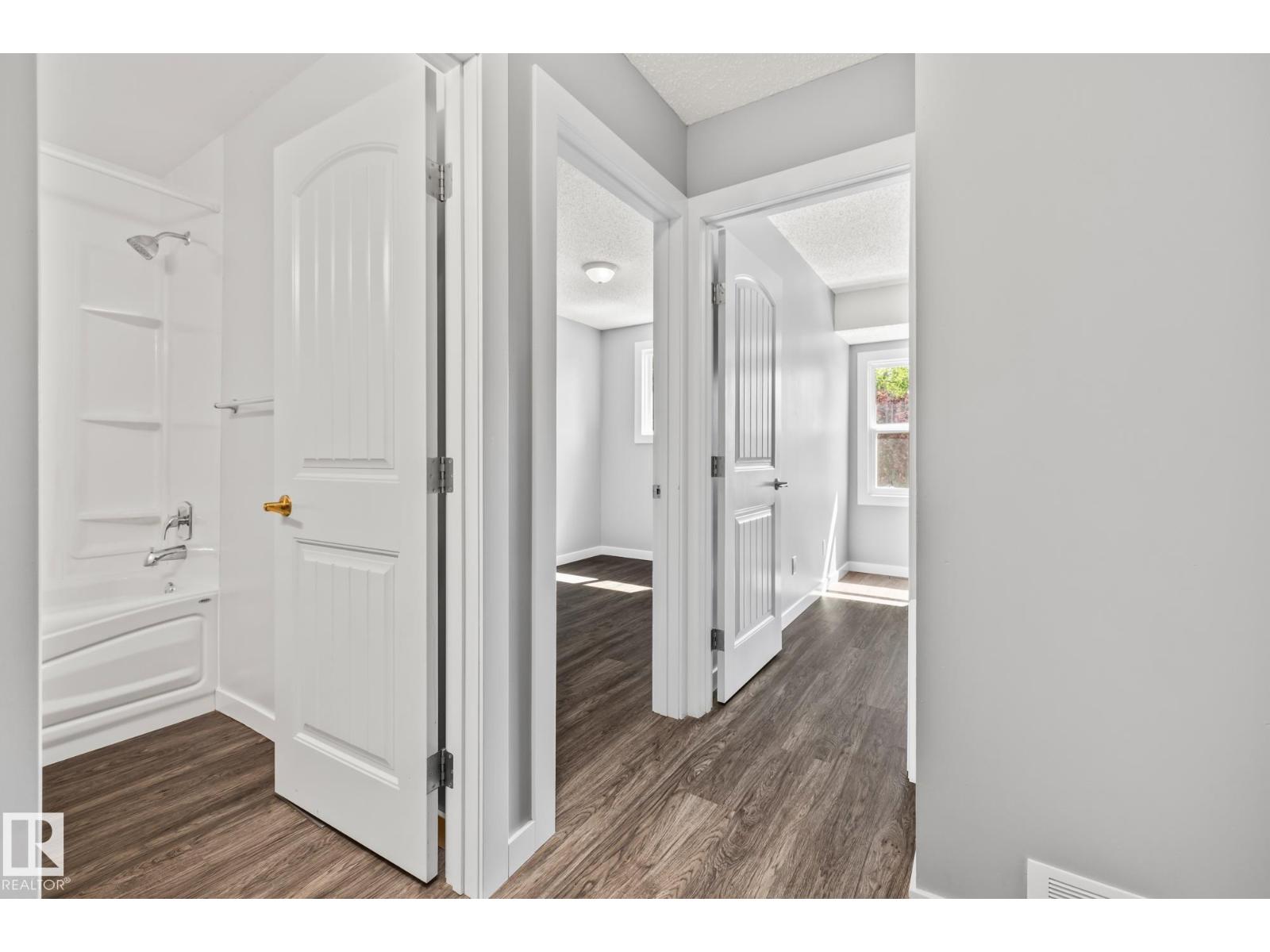 Photo 11 of 2 B Clareview Vg Nw, Edmonton AB