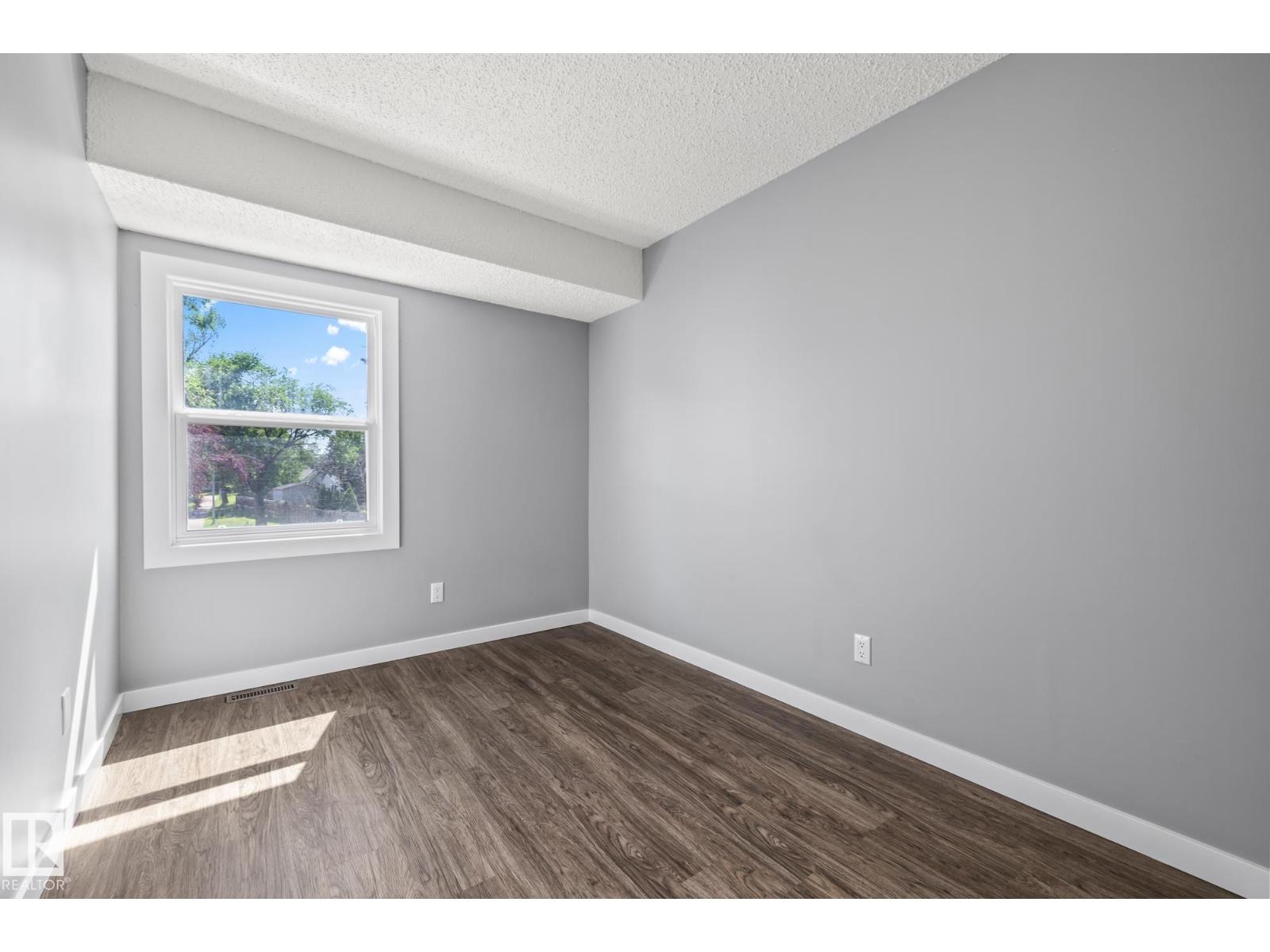 Photo 39 of 2 B Clareview Vg Nw, Edmonton AB