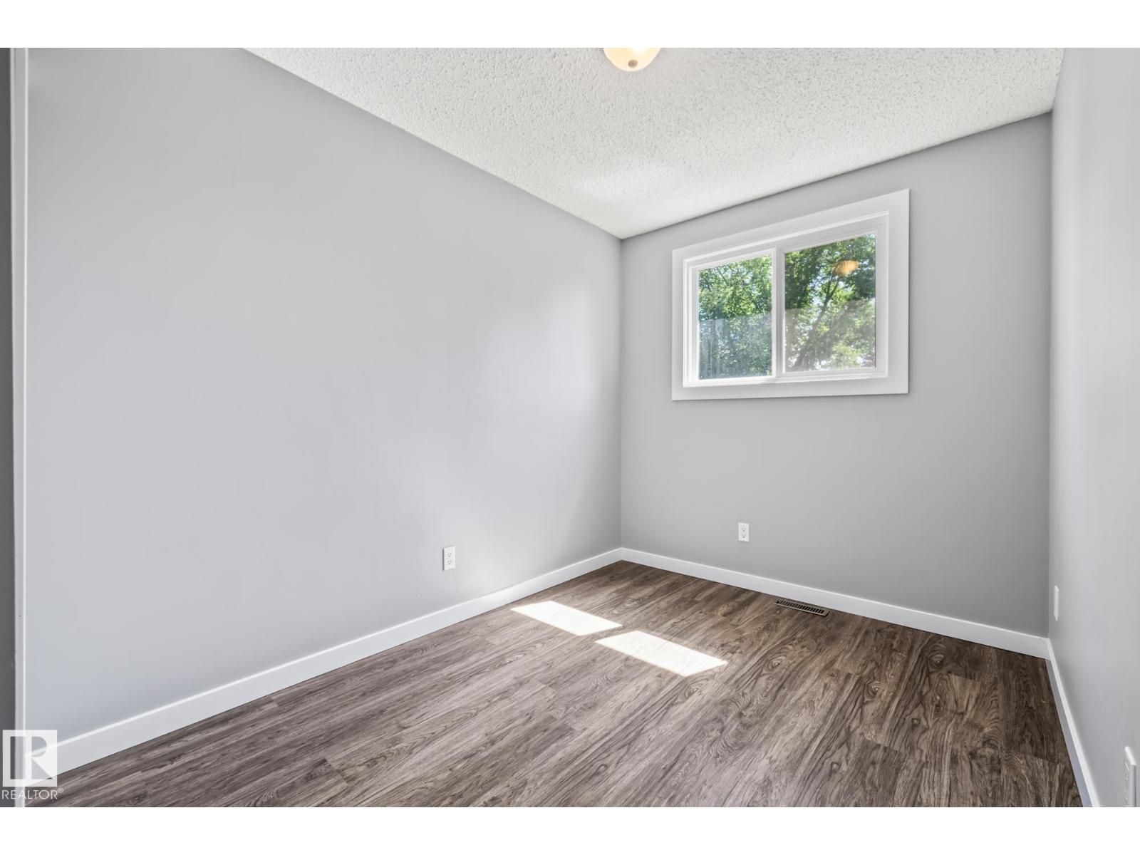 Photo 36 of 2 B Clareview Vg Nw, Edmonton AB