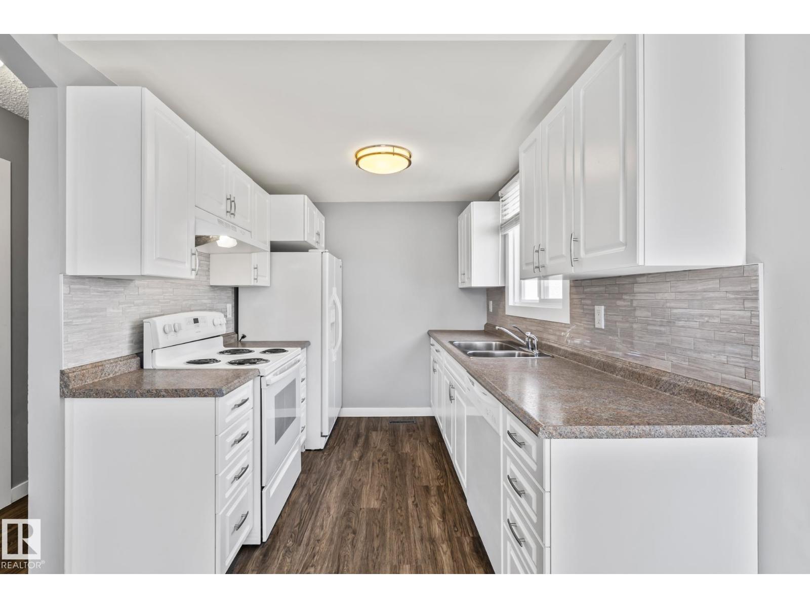Photo 5 of 2 B Clareview Vg Nw, Edmonton AB