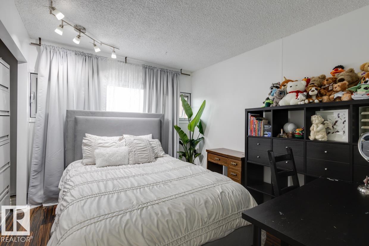 Photo 12 of 172 8735 165 St Nw, Edmonton AB