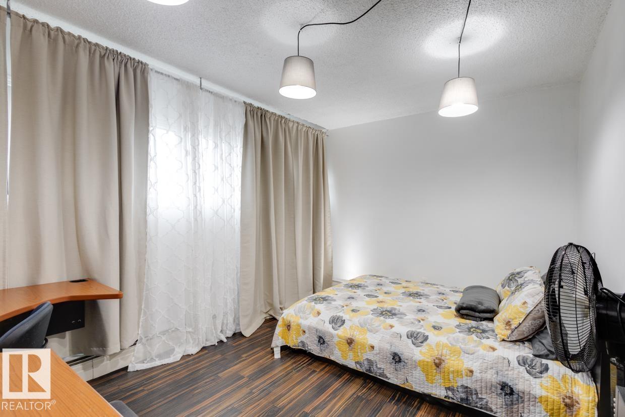 Photo 13 of 172 8735 165 St Nw, Edmonton AB