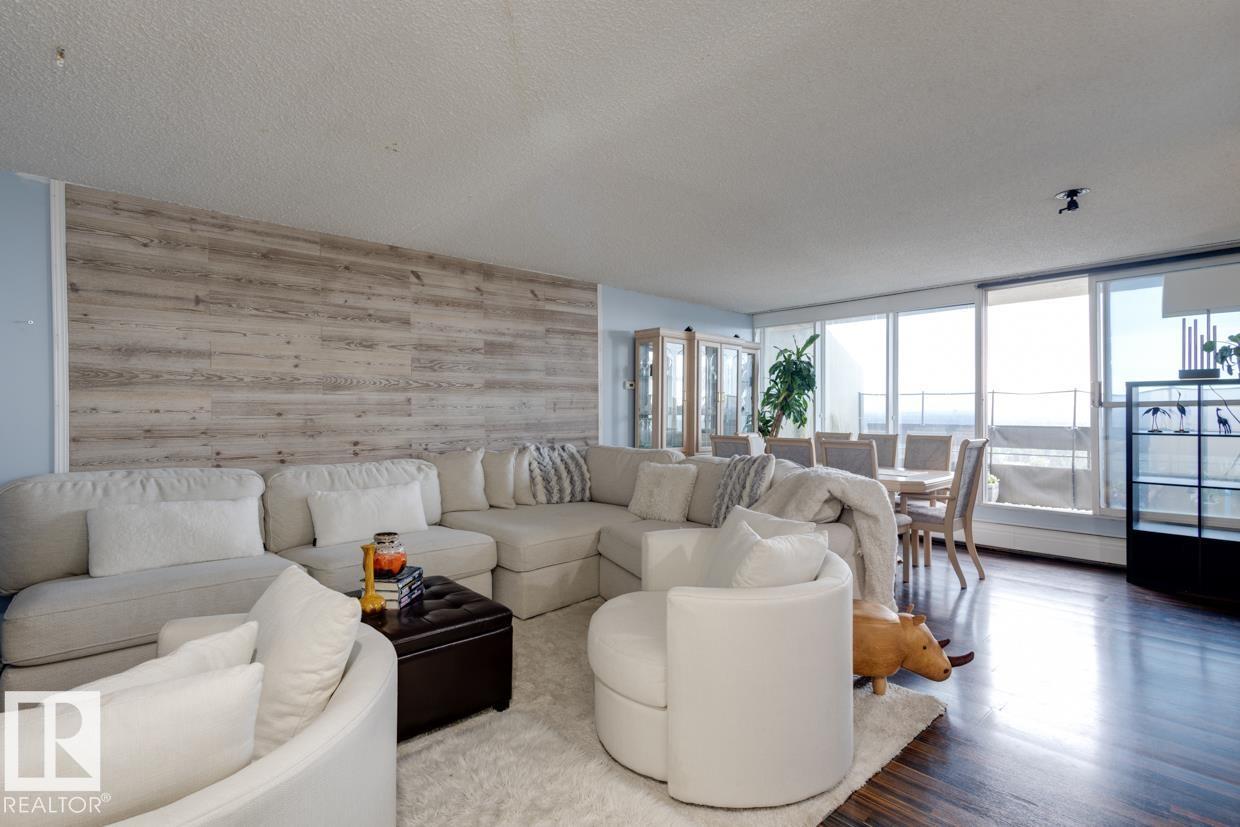 Photo 4 of 172 8735 165 St Nw, Edmonton AB