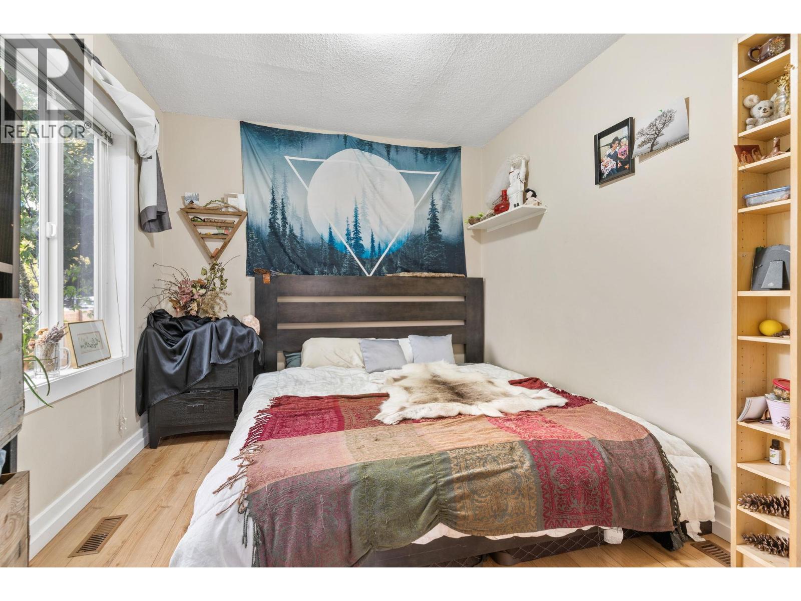Photo 13 of 853 Wilson Avenue, Kelowna BC