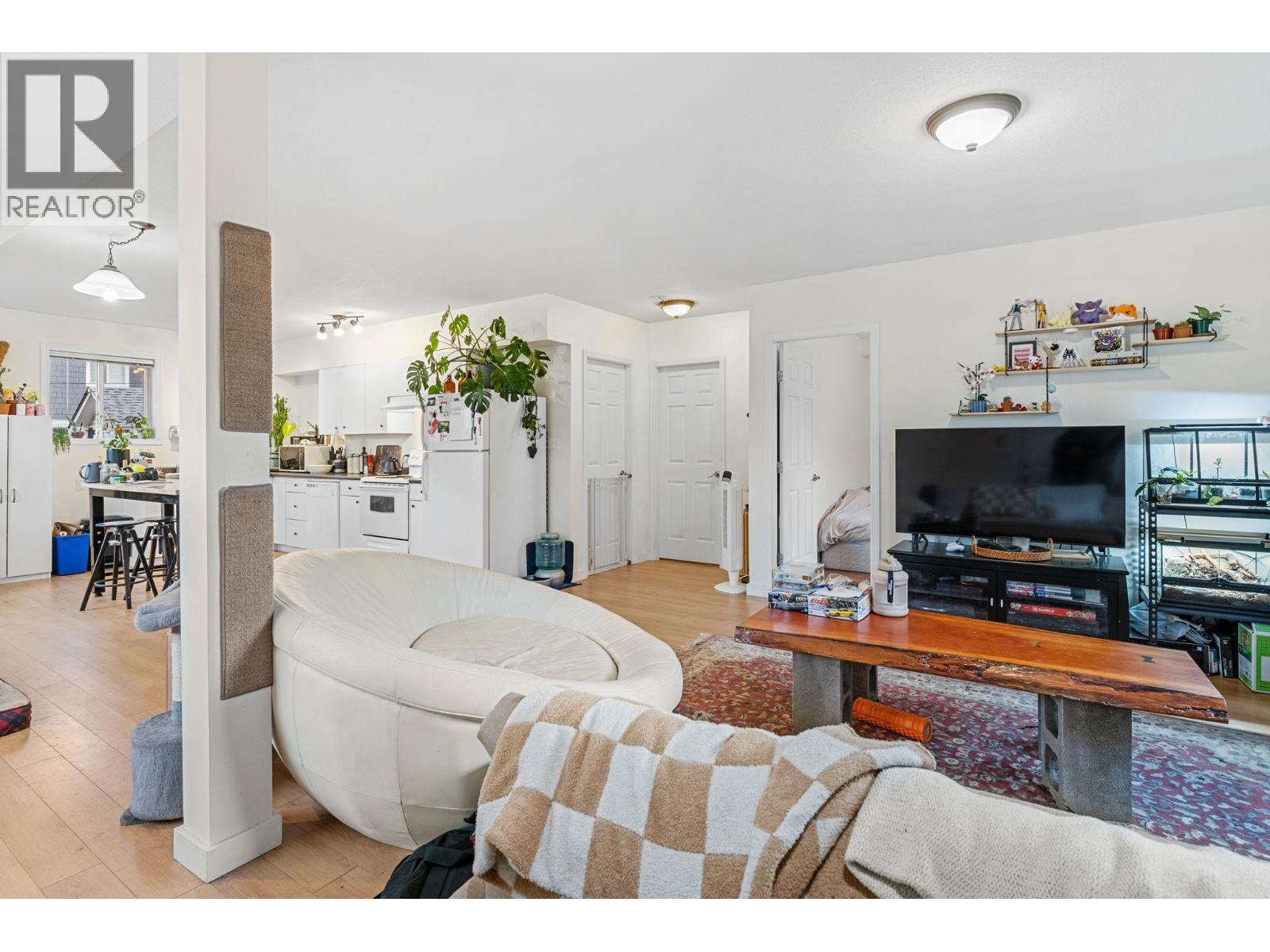 Photo 16 of 853 Wilson Avenue, Kelowna BC