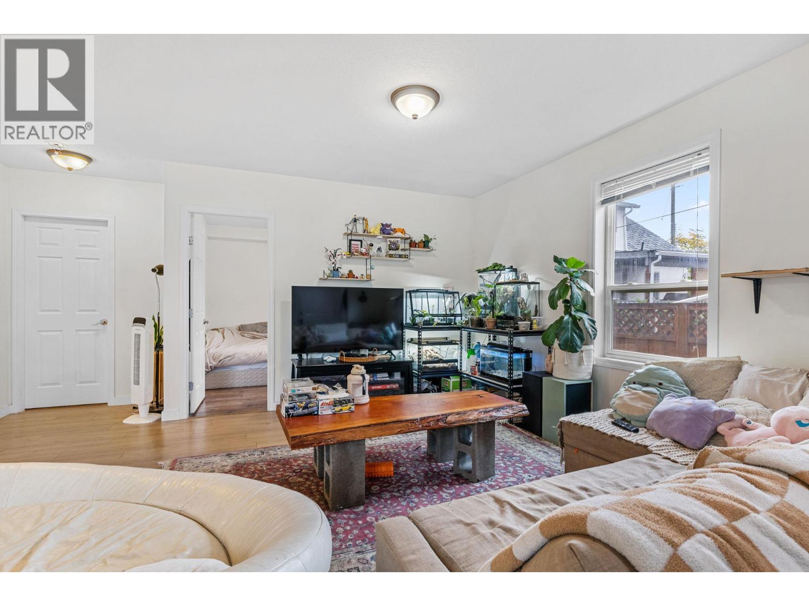 Photo 17 of 853 Wilson Avenue, Kelowna BC