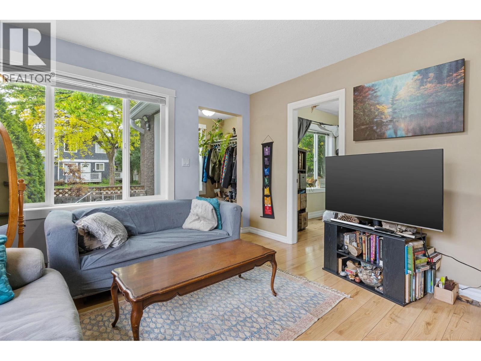 Photo 6 of 853 Wilson Avenue, Kelowna BC