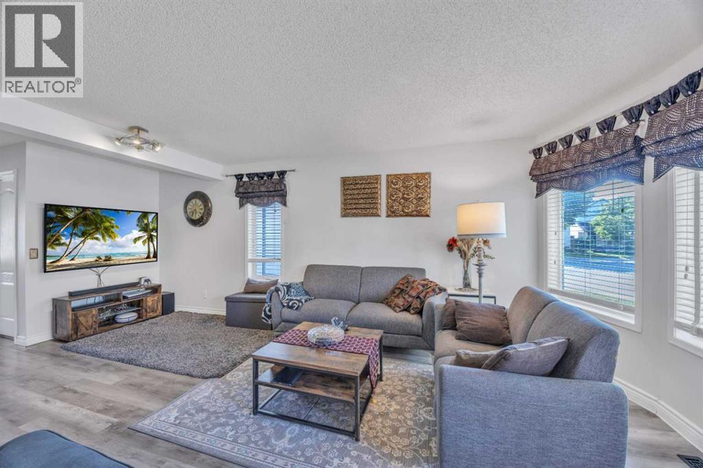 Photo 4 of 144 Tarington Park Ne, Calgary AB