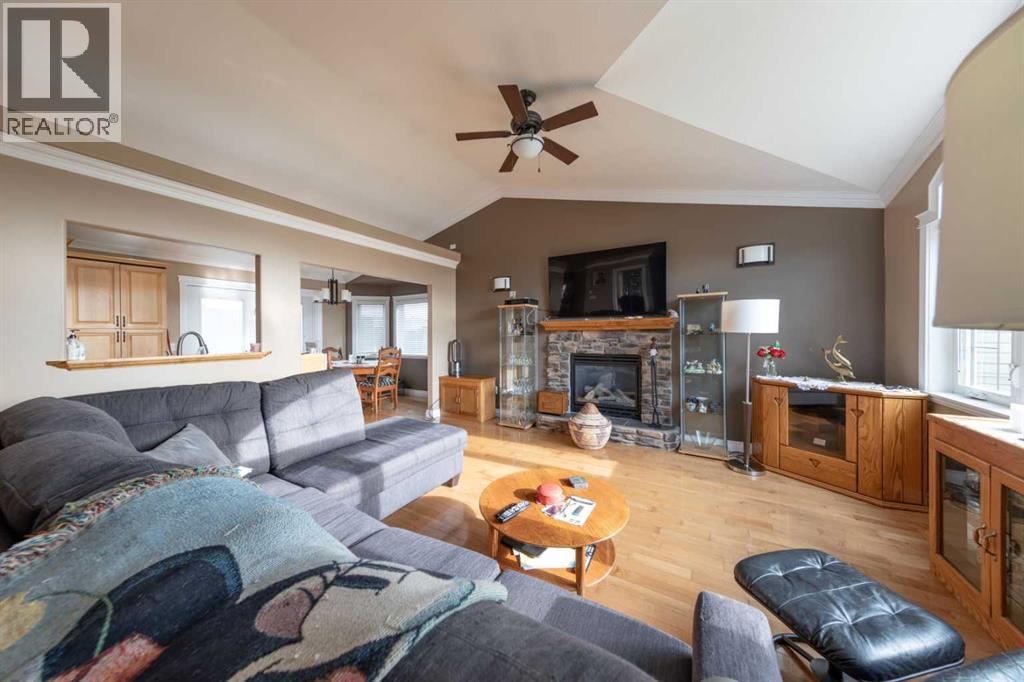 Photo 4 of 4010 74 Avenue, Lloydminster AB