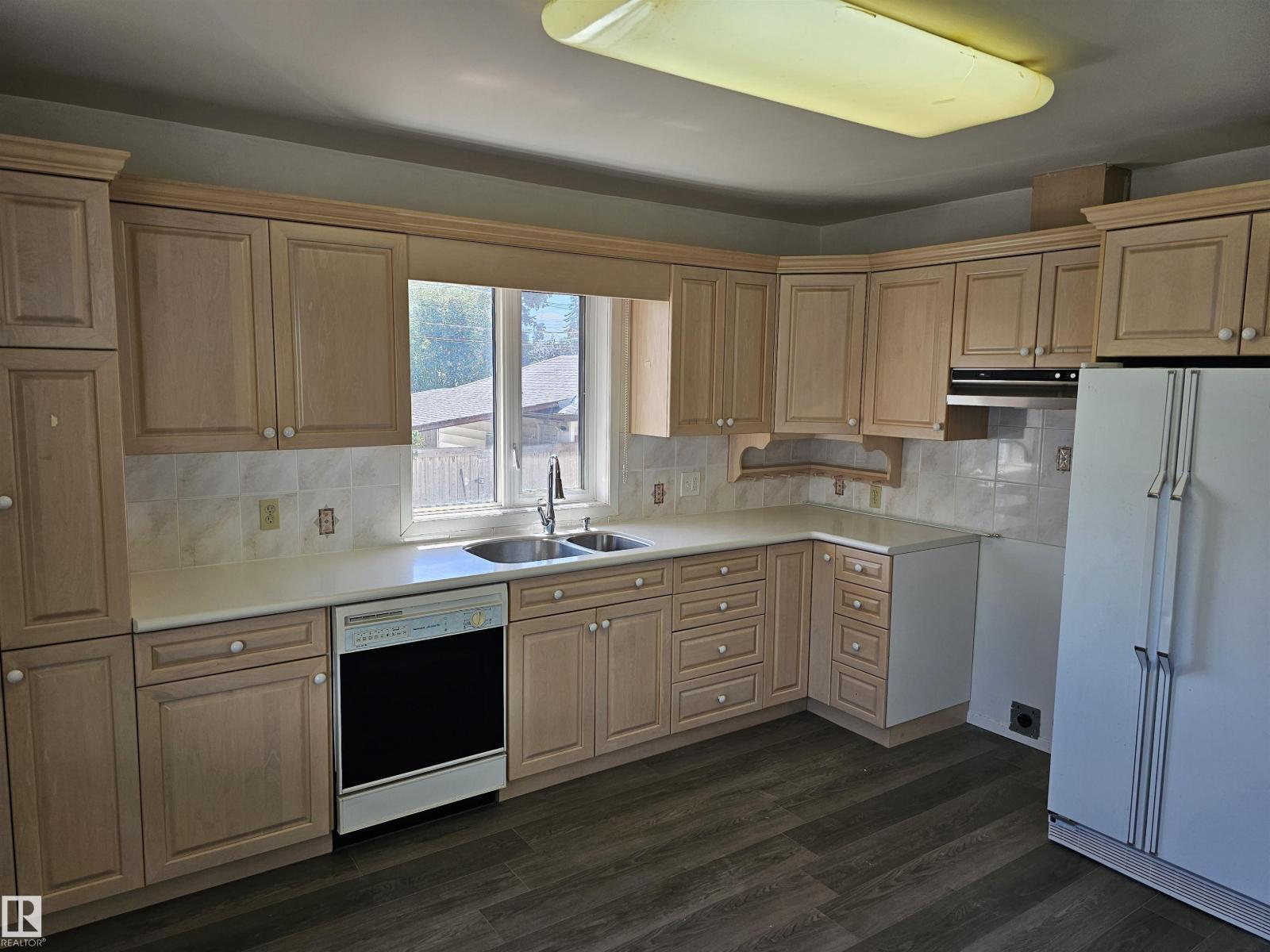 Photo 10 of 13215 116 Av Nw, Edmonton AB