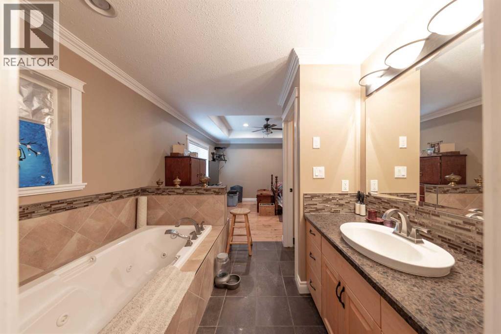 Photo 18 of 4010 74 Avenue, Lloydminster AB