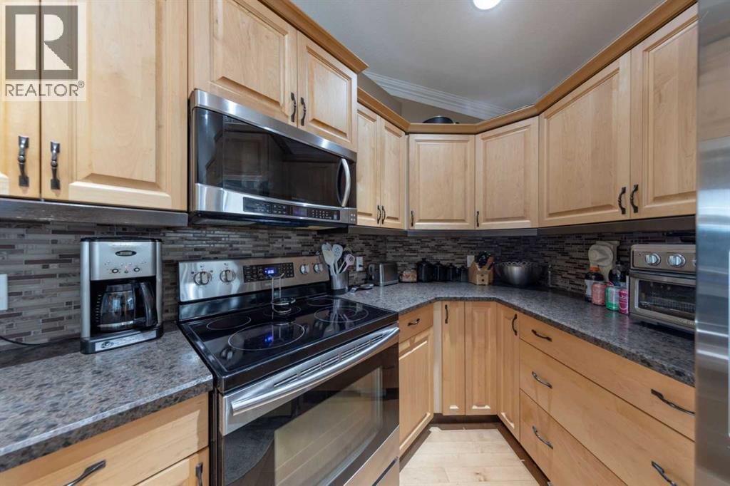 Photo 10 of 4010 74 Avenue, Lloydminster AB