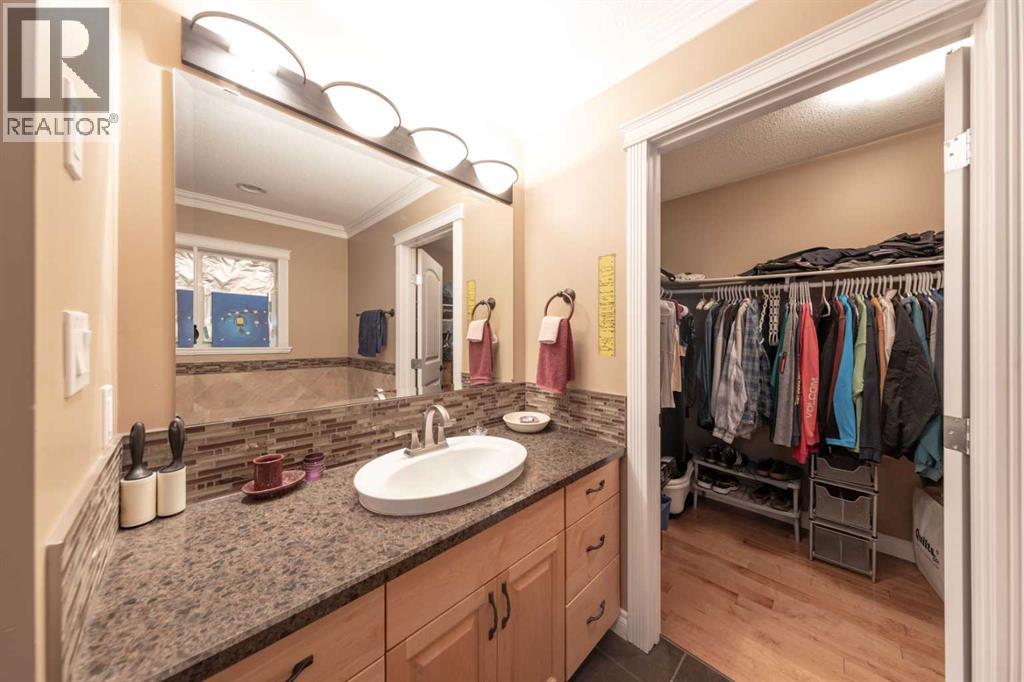 Photo 16 of 4010 74 Avenue, Lloydminster AB