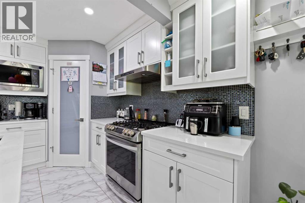Photo 11 of 75 Tarington Close, Calgary AB