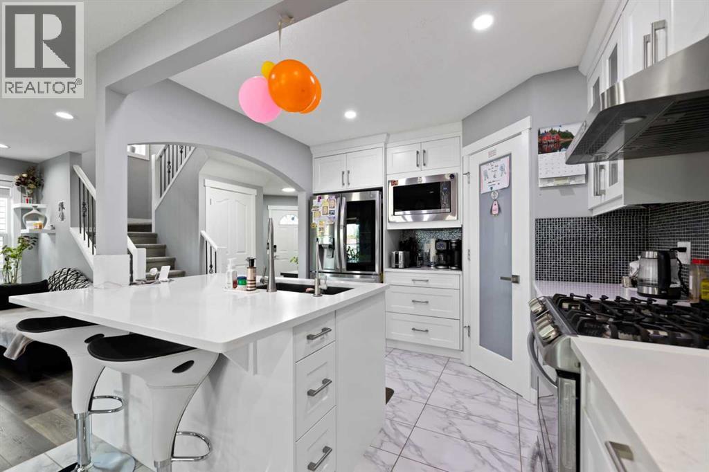 Photo 10 of 75 Tarington Close, Calgary AB