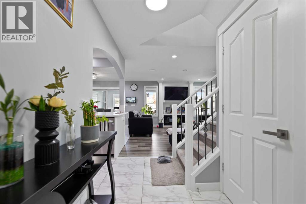 Photo 4 of 75 Tarington Close, Calgary AB