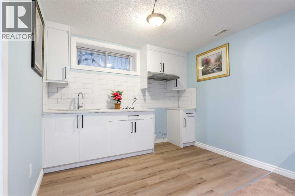 Photo 25 of 75 Tarington Close, Calgary AB