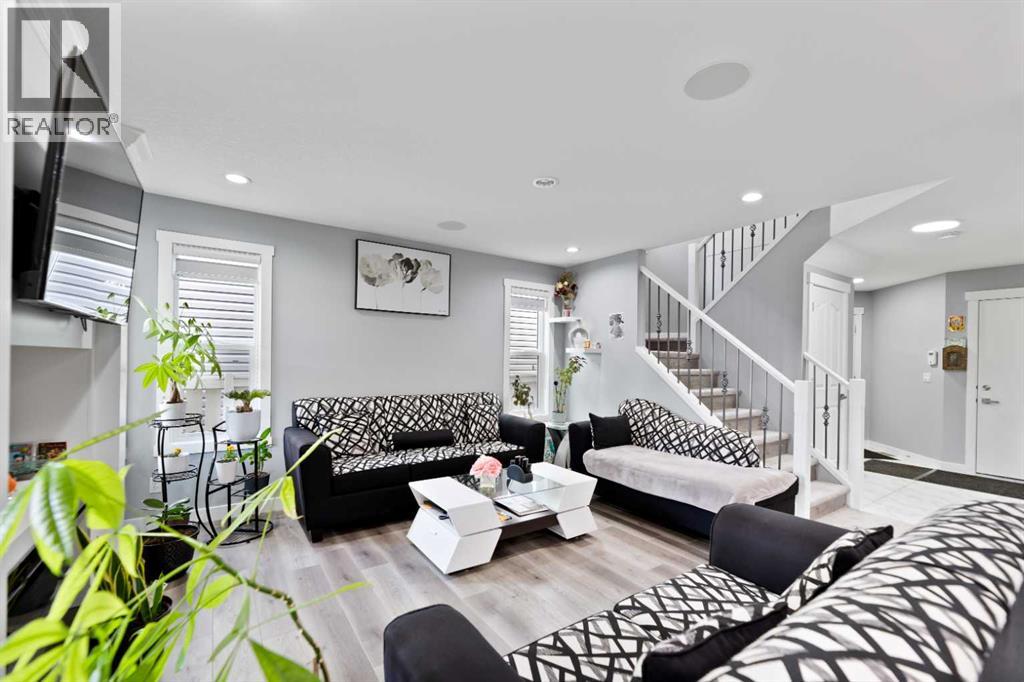 Photo 5 of 75 Tarington Close, Calgary AB