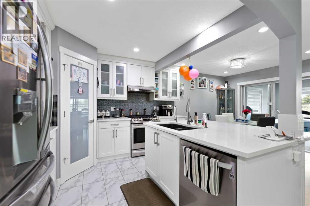 Photo 9 of 75 Tarington Close, Calgary AB