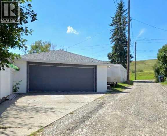 Photo 49 of 7019 Hunterbow Crescent Nw, Calgary AB