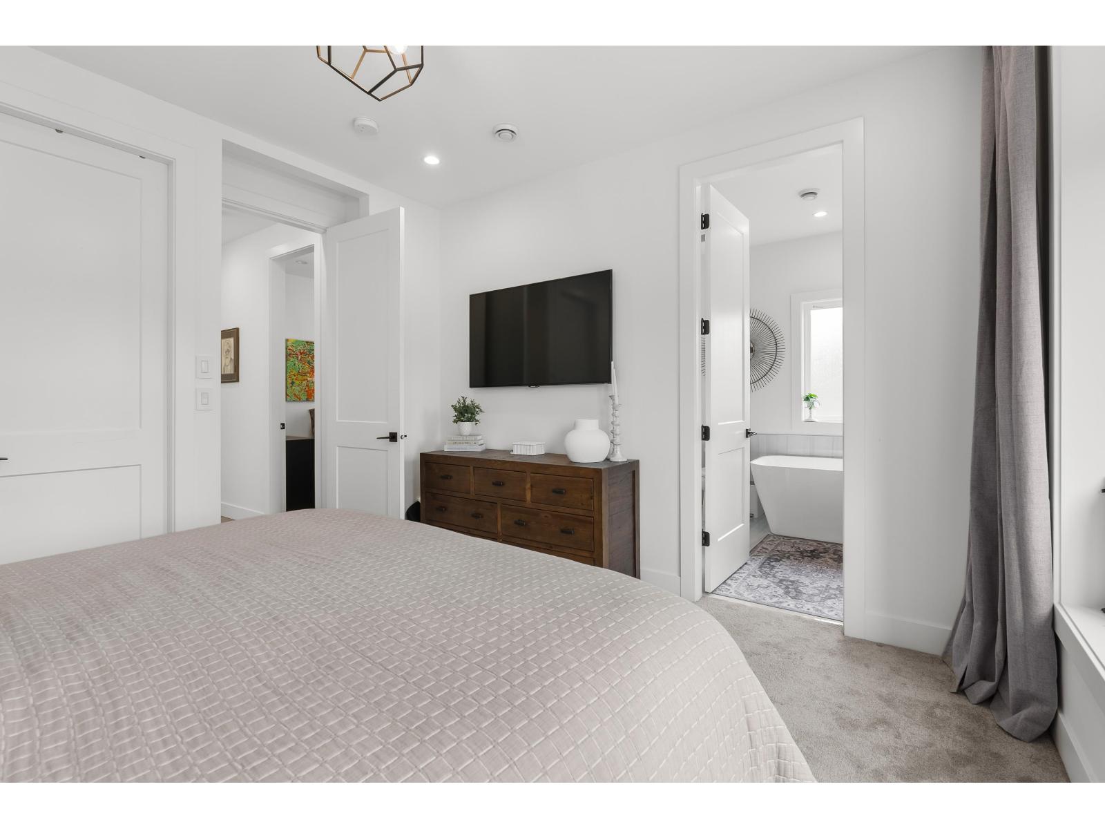 Photo 15 of 1746 140th Street, Surrey BC