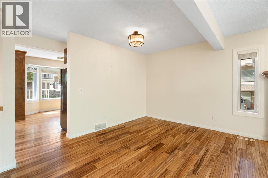 Photo 16 of 243 Christie Park Mews Sw, Calgary AB