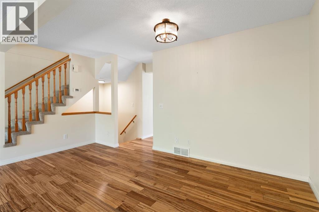 Photo 15 of 243 Christie Park Mews Sw, Calgary AB