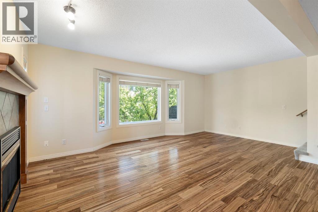 Photo 11 of 243 Christie Park Mews Sw, Calgary AB