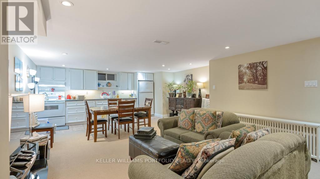Photo 10 of 5 Killarney Road, Toronto ON