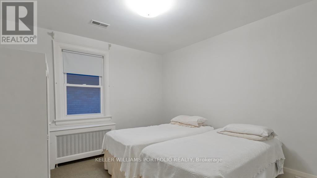 Photo 8 of 5 Killarney Road, Toronto ON