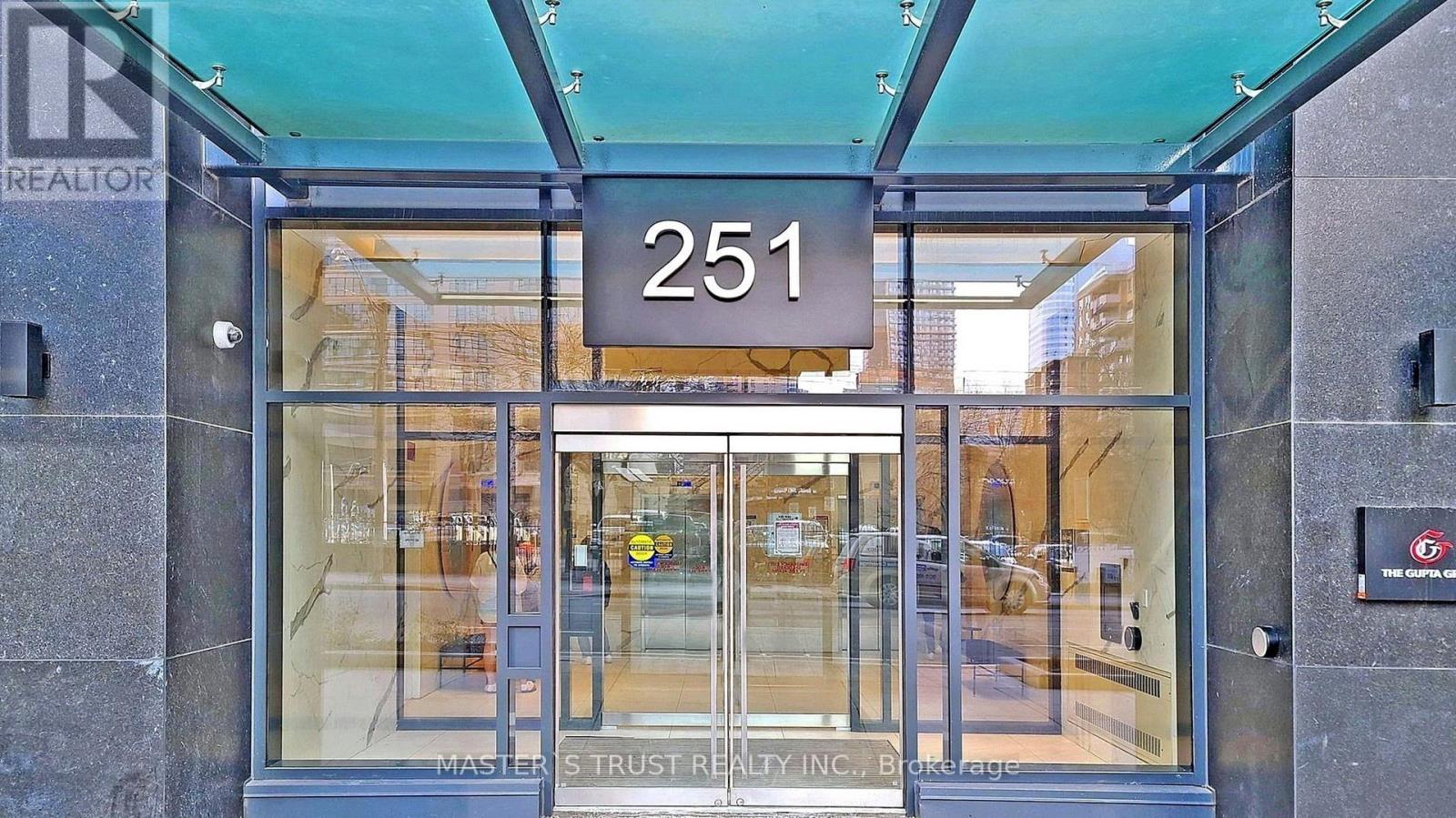 Photo 2 of 2912 251 Jarvis Street, Toronto ON