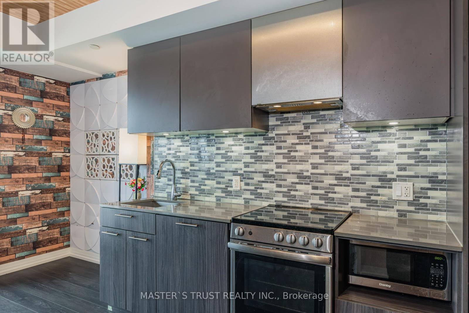 Photo 6 of 2912 251 Jarvis Street, Toronto ON