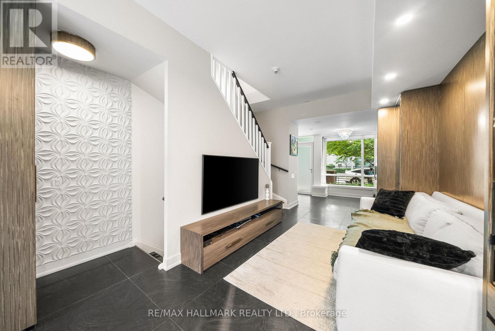 Photo 36 of Th 11 23 Sheppard Avenue E, Toronto ON