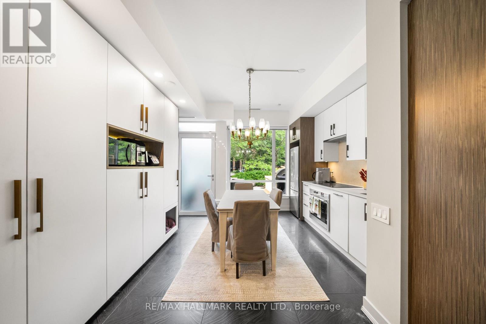 Photo 24 of Th 11 23 Sheppard Avenue E, Toronto ON